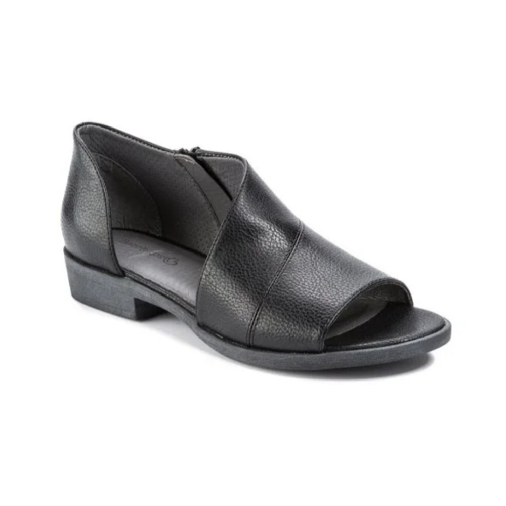 Black sandals